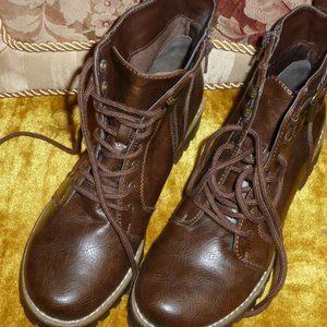 Comfy - Modellista Faux Leather Lace up & zippered  Brown boots Sz 8.5